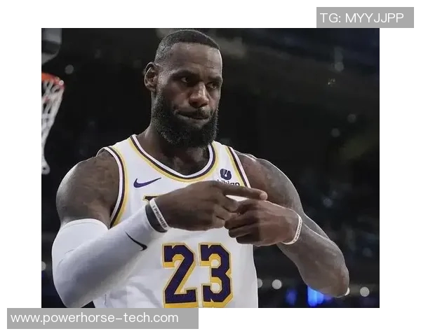 詹姆斯创造历史成就4万分1万板1万助的传奇之路