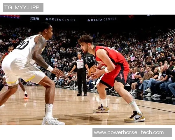 火箭队与爵士队激烈对决直播比赛精彩瞬间全记录